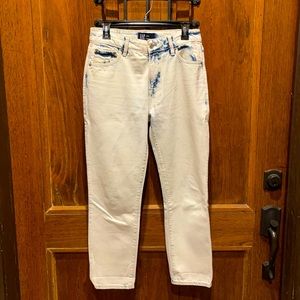 New Women’s GAP Boyfriend Jeans